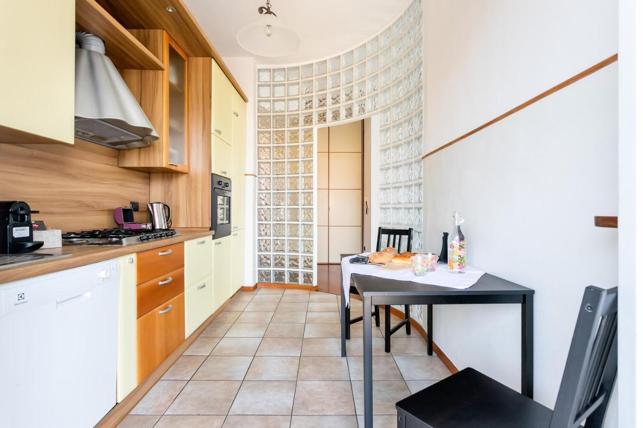 Santa Chiara Apartment By Myhomeincomo Como Exterior foto