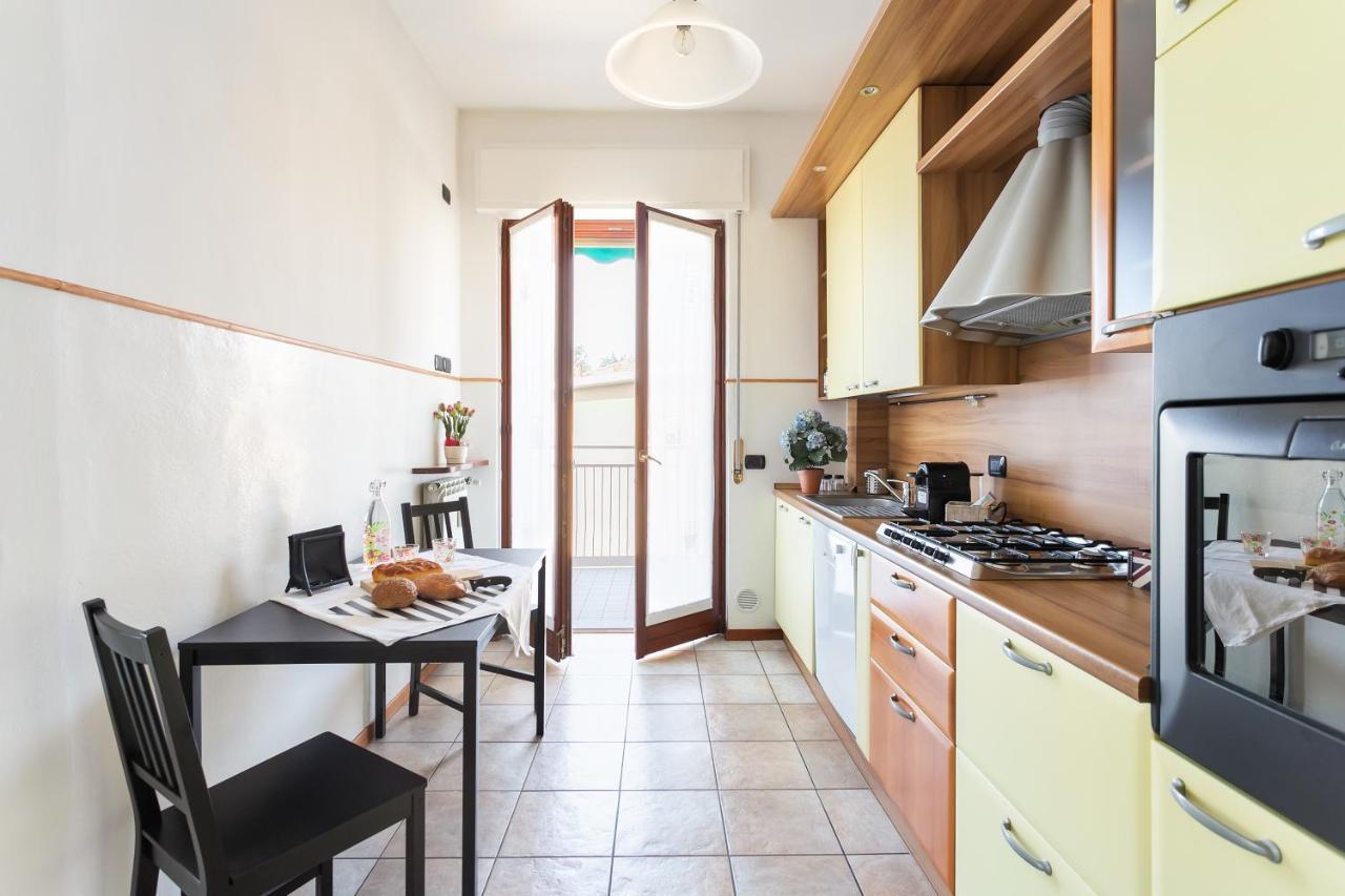 Santa Chiara Apartment By Myhomeincomo Como Exterior foto
