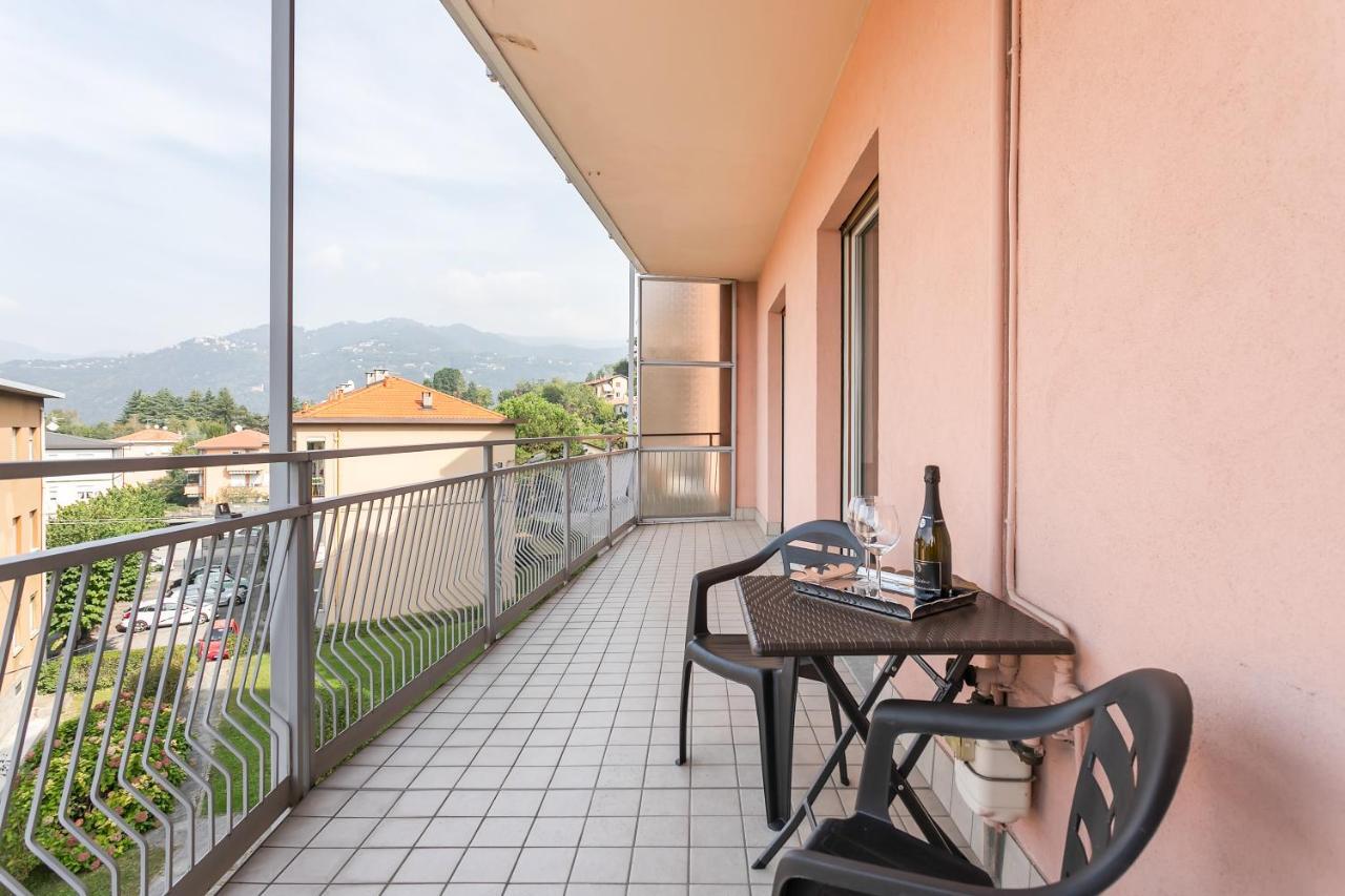 Santa Chiara Apartment By Myhomeincomo Como Exterior foto