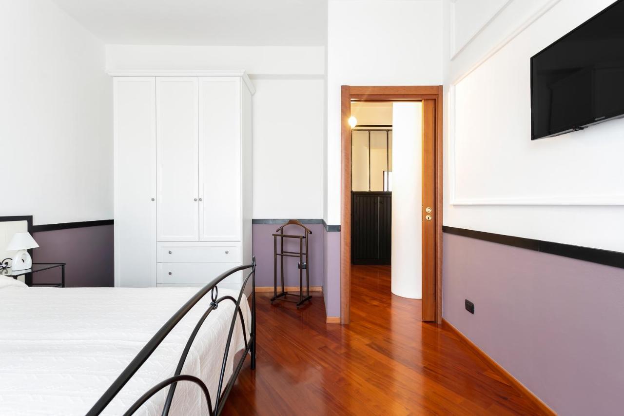 Santa Chiara Apartment By Myhomeincomo Como Exterior foto