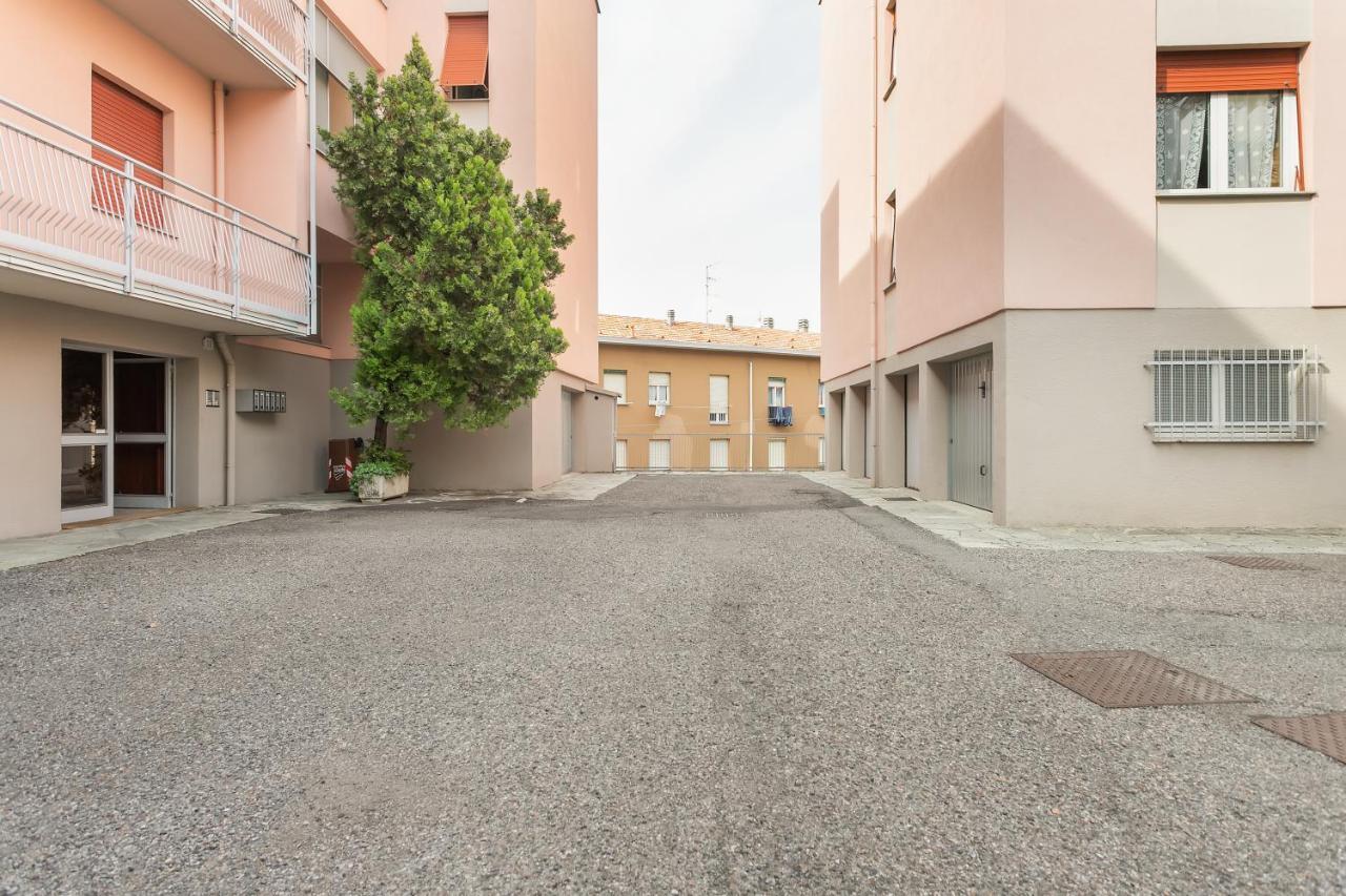 Santa Chiara Apartment By Myhomeincomo Como Exterior foto